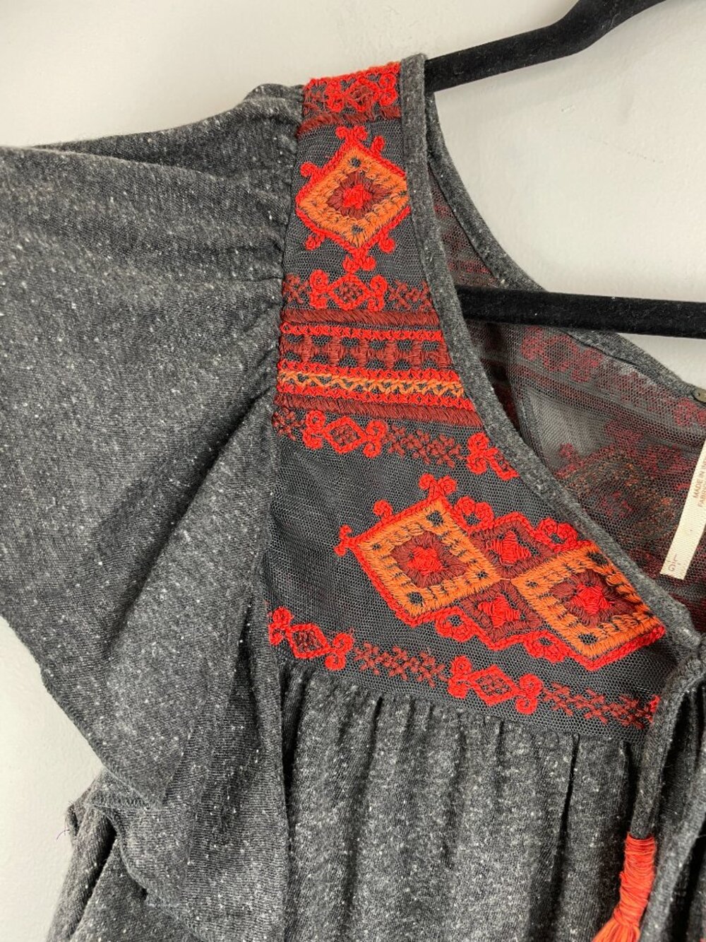 Free People Embroidered Boho Ruffle Sleeve Top Gray w/ Red Accents Sz L - Picture 6 of 10